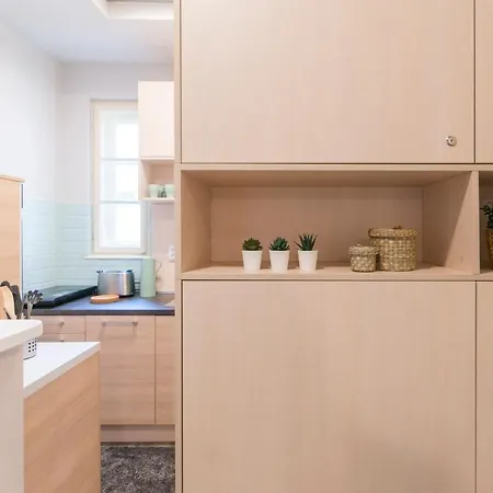 5 Apartment *